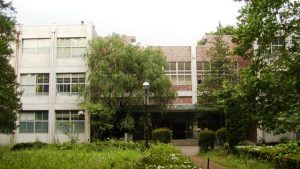 大学の講義棟