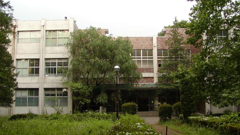 大学の講義棟